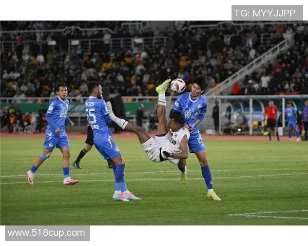 足球星bare带你走进绿茵赛场感受激情与荣耀的独特魅力 足球星bare带你走进绿茵赛场感受激情与荣耀的独特魅力